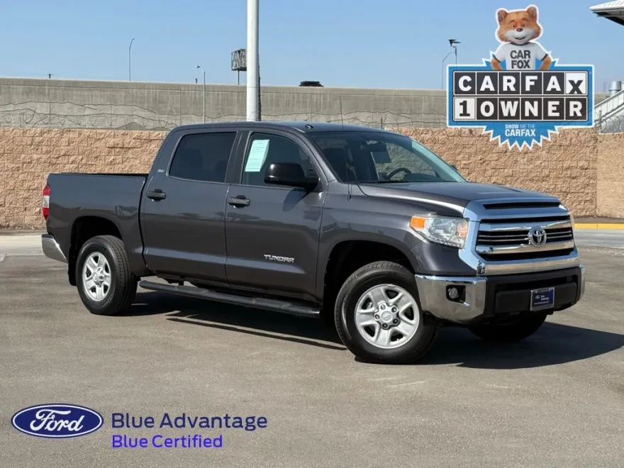 2017 Toyota Tundra SR5 photo 1