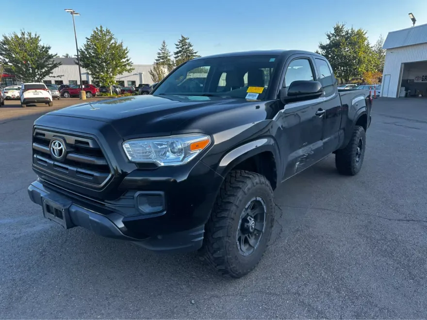 2017 Toyota Tacoma SR photo 1