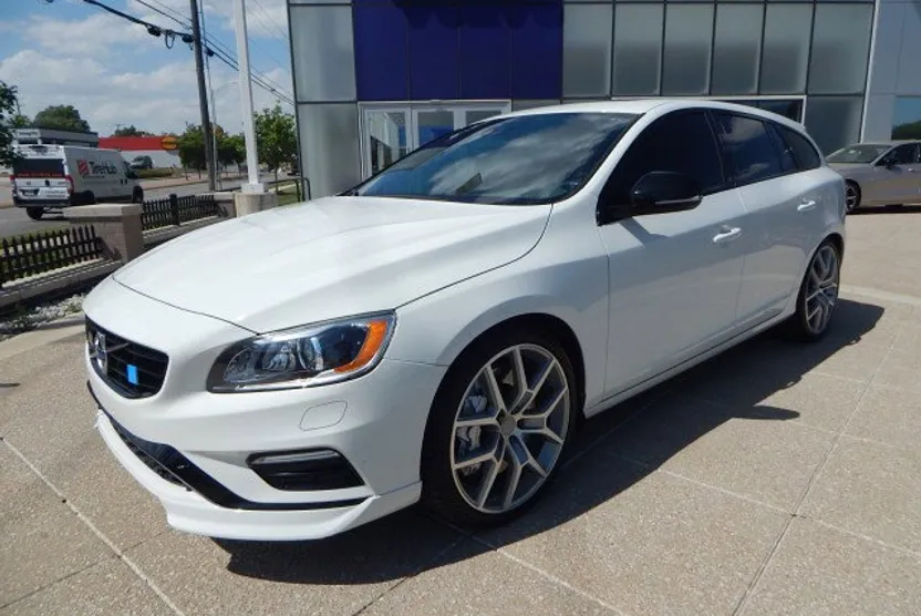 2016 Volvo V60 T6 Polestar photo 1