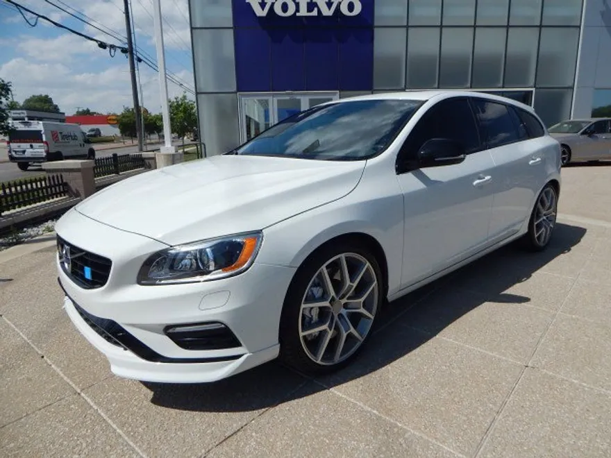 2016 Volvo V60 T6 Polestar photo 1