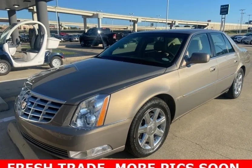 2006 Cadillac DTS Base photo 1