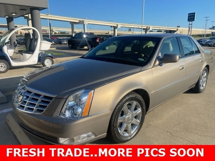 2006 Cadillac DTS Base photo 1