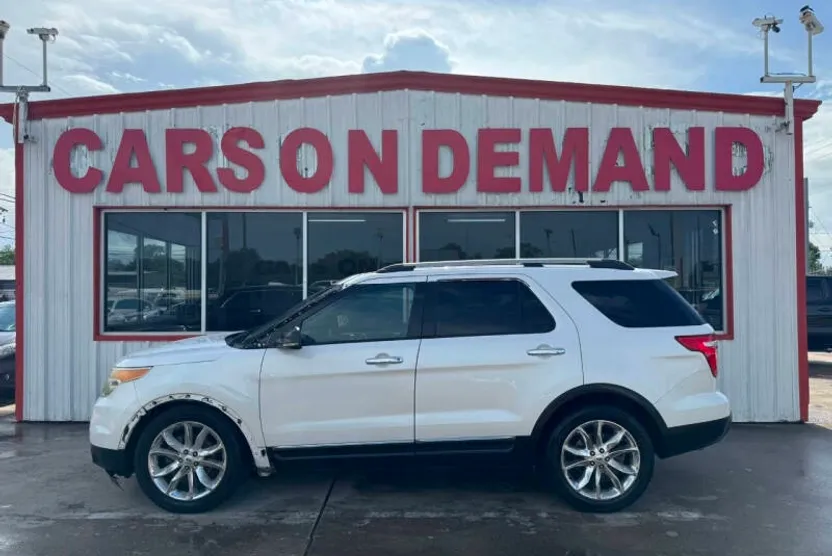 2013 Ford Explorer XLT photo 1