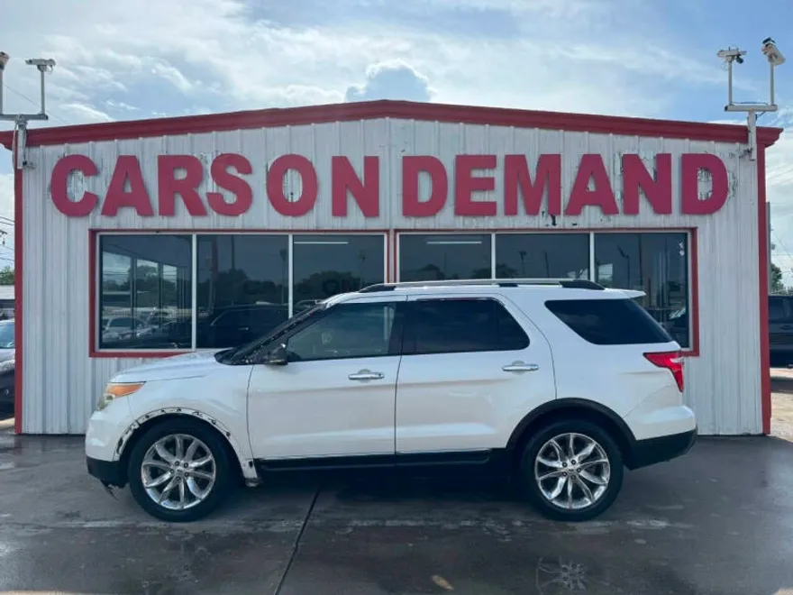 2013 Ford Explorer XLT photo 1