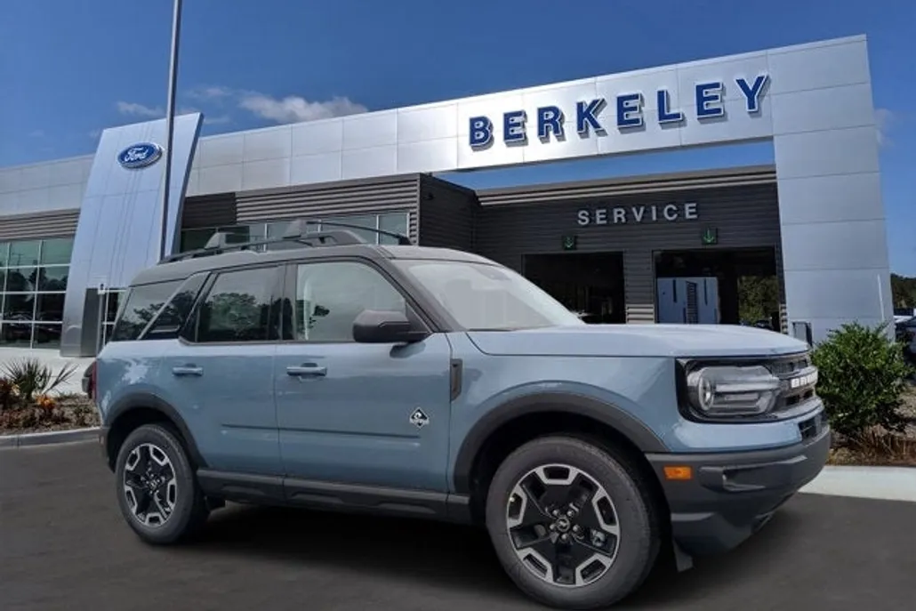 2024 Ford Bronco Sport Outer Banks photo 1