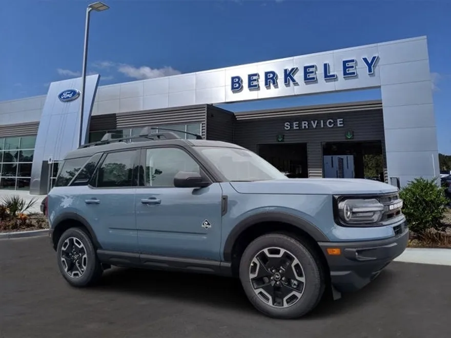 2024 Ford Bronco Sport Outer Banks photo 1