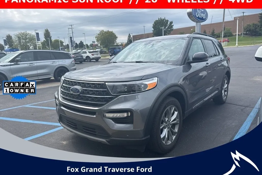 2023 Ford Explorer XLT photo 1