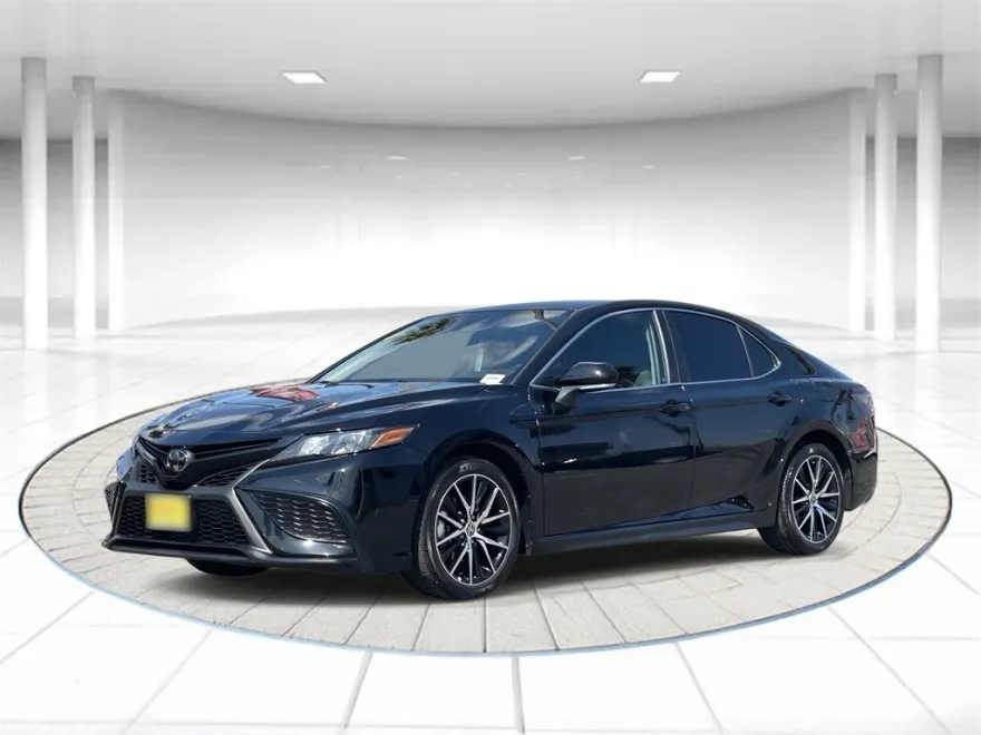 2023 Toyota Camry SE photo 1