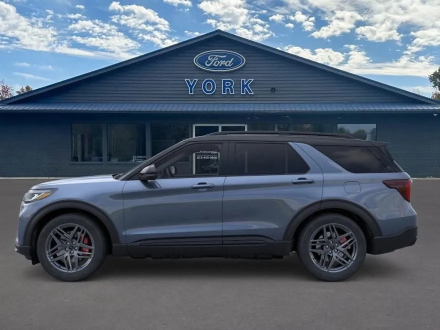 2025 Ford Explorer ST photo 1