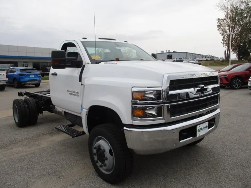 2024 Chevrolet Silverado 5500HD Work Truck photo 1