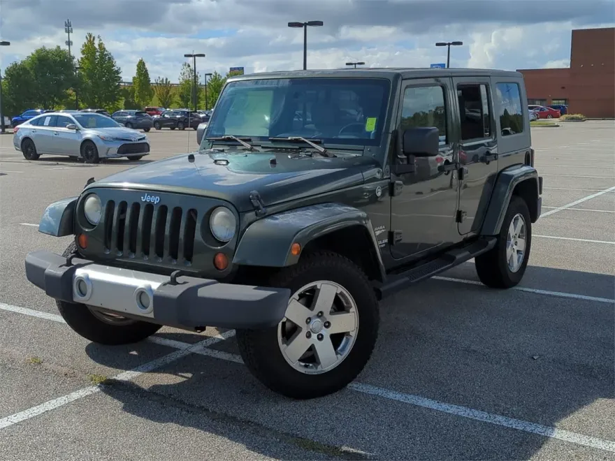 2009 Jeep Wrangler Unlimited Sahara photo 1