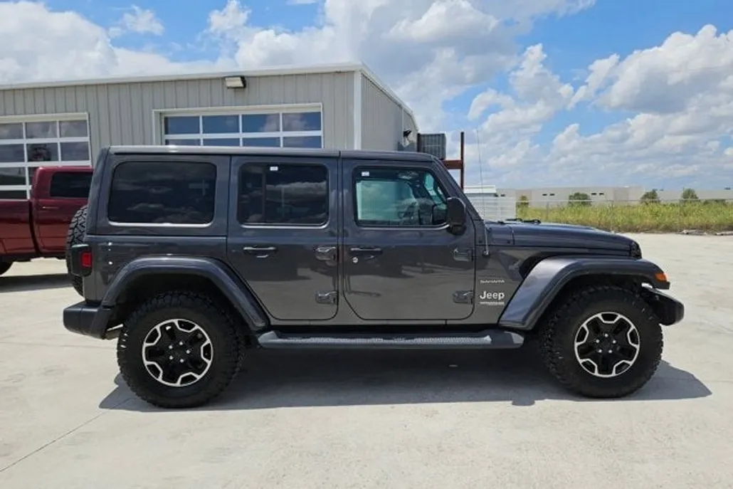 2018 Jeep Wrangler Unlimited Sahara photo 1