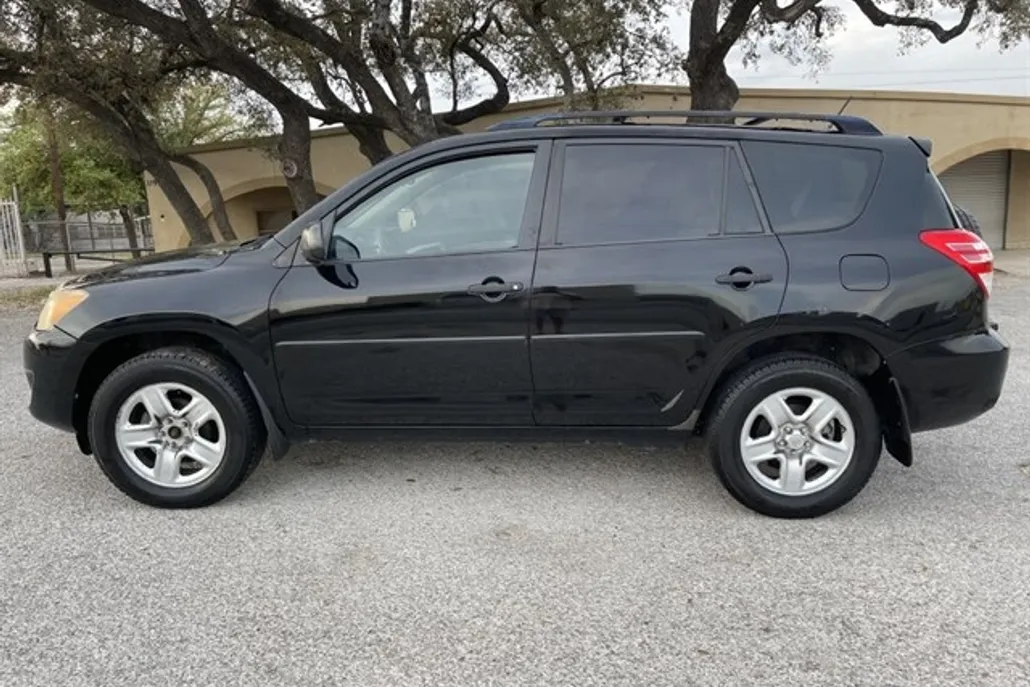 2010 Toyota RAV4 photo 1
