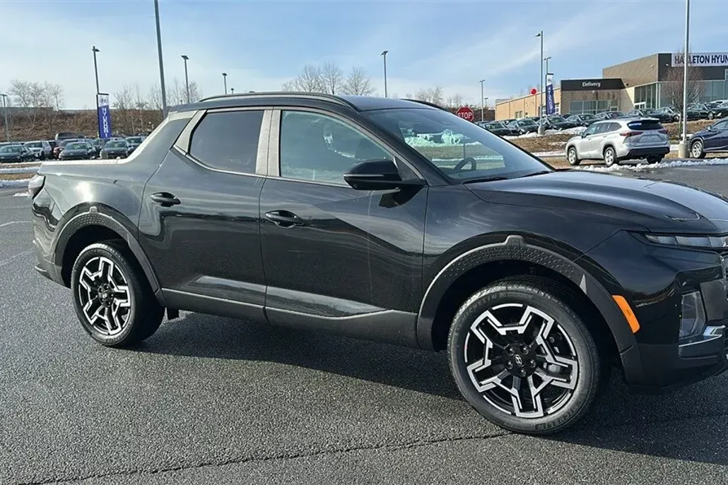 2025 Hyundai Santa Cruz Limited photo 1