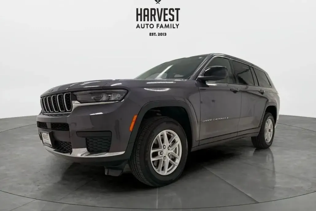 2023 Jeep Grand Cherokee Laredo Sport photo 1