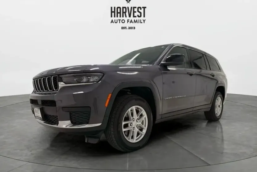 2023 Jeep Grand Cherokee Laredo Sport photo 1