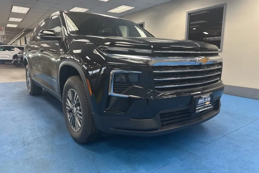 2026 Chevrolet Traverse photo 1