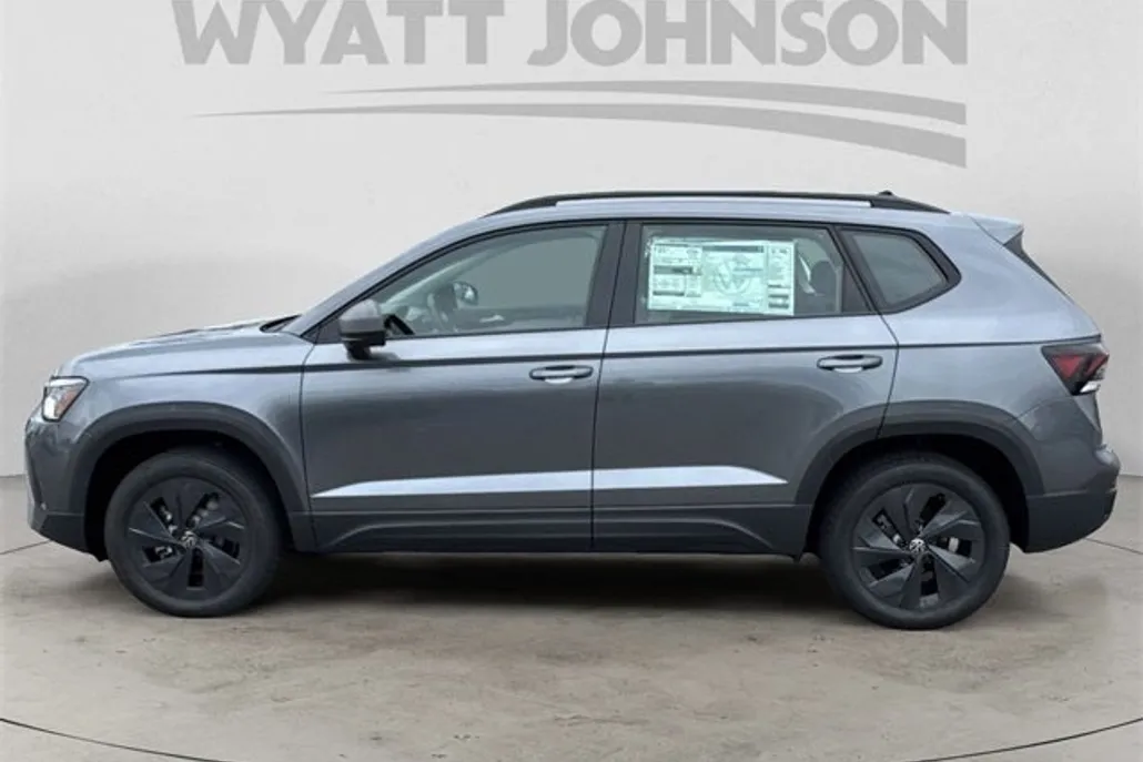 2025 Volkswagen Taos S photo 1