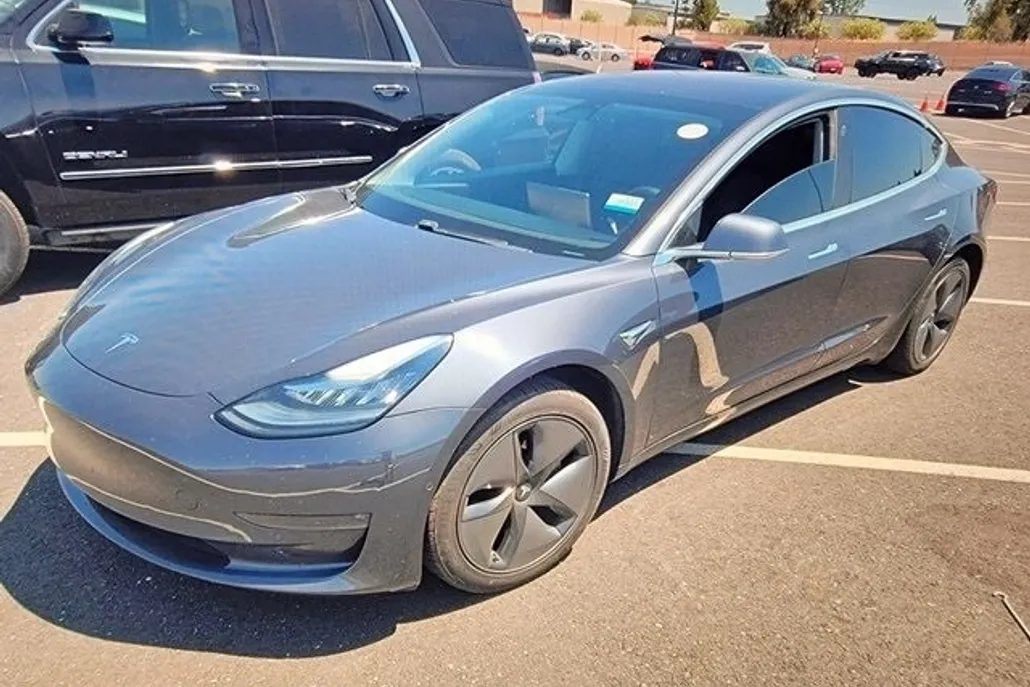 2018 Tesla Model 3 Long Range photo 1