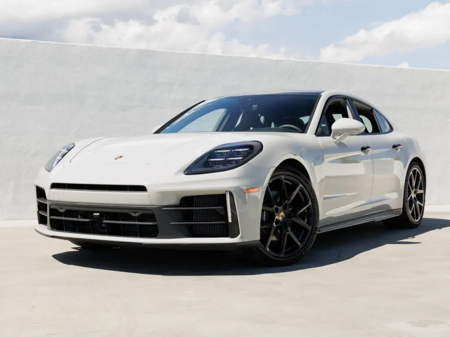 2024 Porsche Panamera 4 photo 1