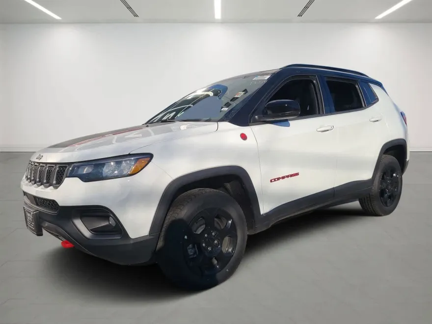 2024 Jeep Compass Trailhawk photo 1