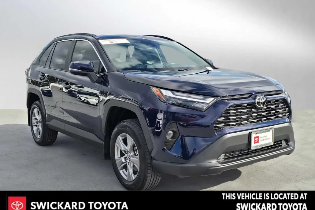 2025 Toyota RAV4 XLE photo 1