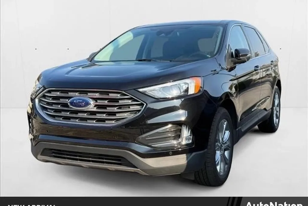 2024 Ford Edge Titanium photo 1