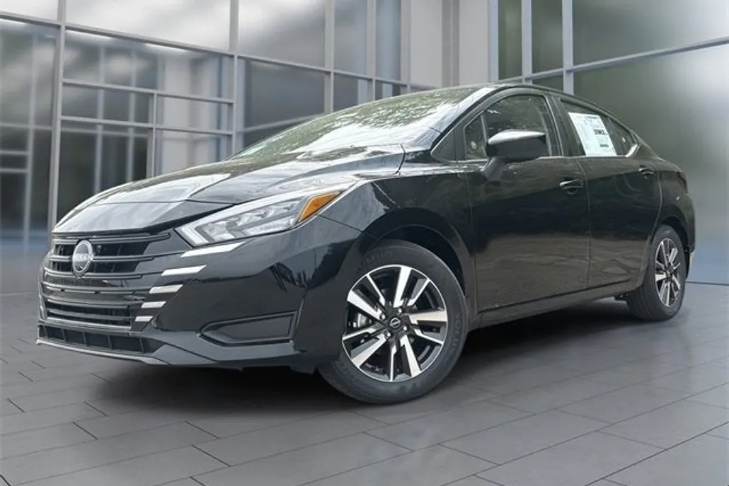 2025 Nissan Versa 1.6 SV photo 1
