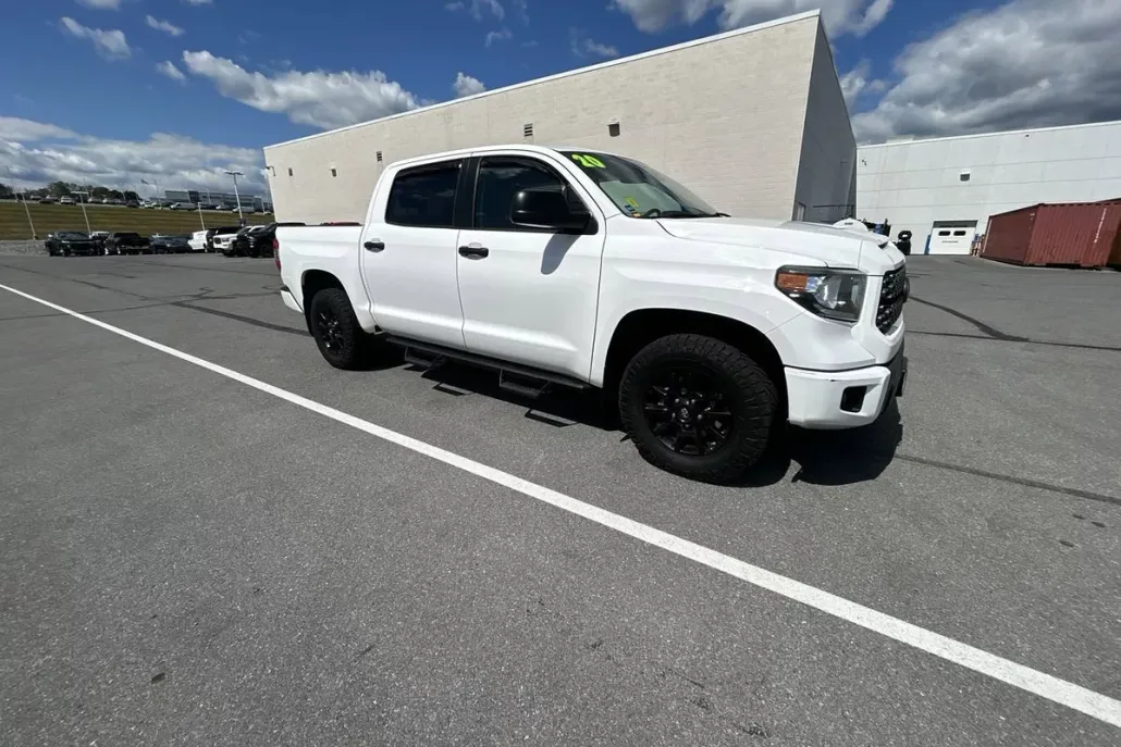 2020 Toyota Tundra SR5 CrewMax photo 1
