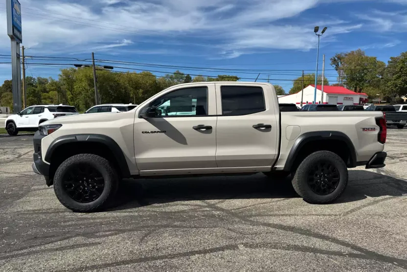 2026 Chevrolet Colorado Trail Boss photo 1