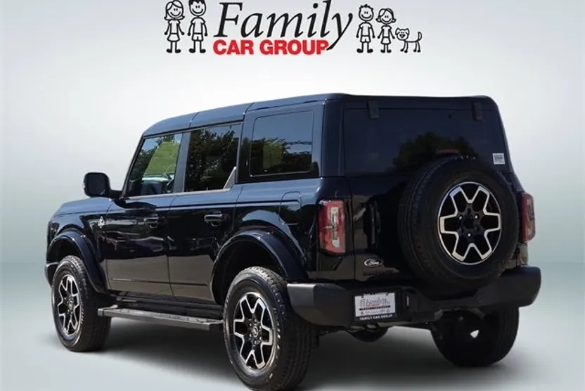 2024 Ford Bronco Outer Banks photo 1