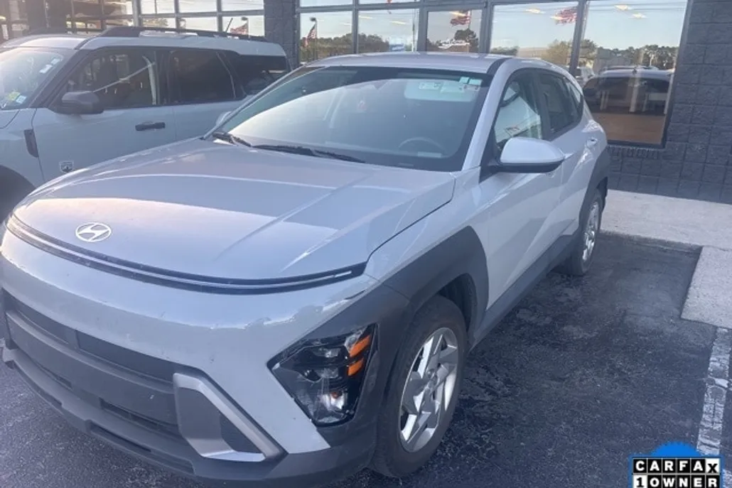 2024 Hyundai Kona SE photo 1