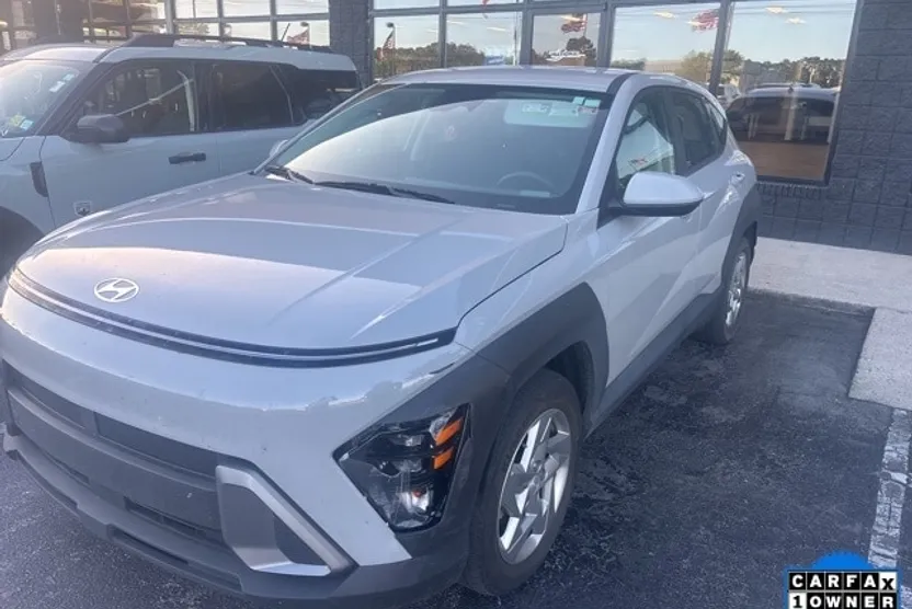 2024 Hyundai Kona SE photo 1