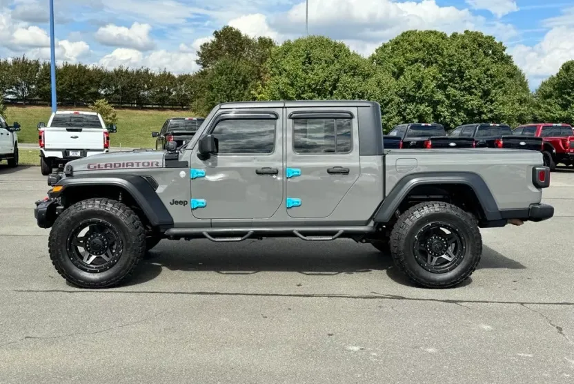 2020 Jeep Gladiator Sport photo 1