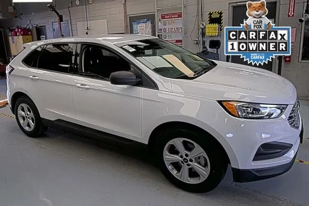 2019 Ford Edge SE photo 1