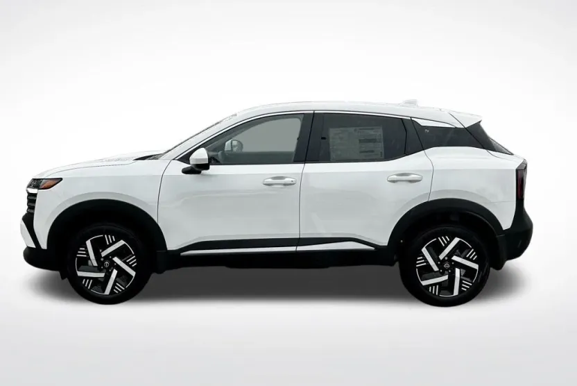 2025 Nissan Kicks SV photo 1