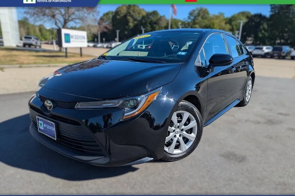 2024 Toyota Corolla LE photo 1