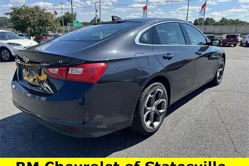 2023 Chevrolet Malibu 1LT photo 1