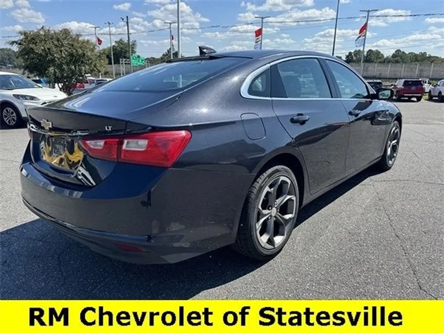 2023 Chevrolet Malibu 1LT photo 1