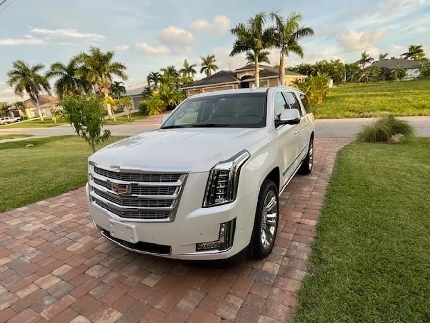 2018 Cadillac Escalade ESV Premium Luxury photo 1