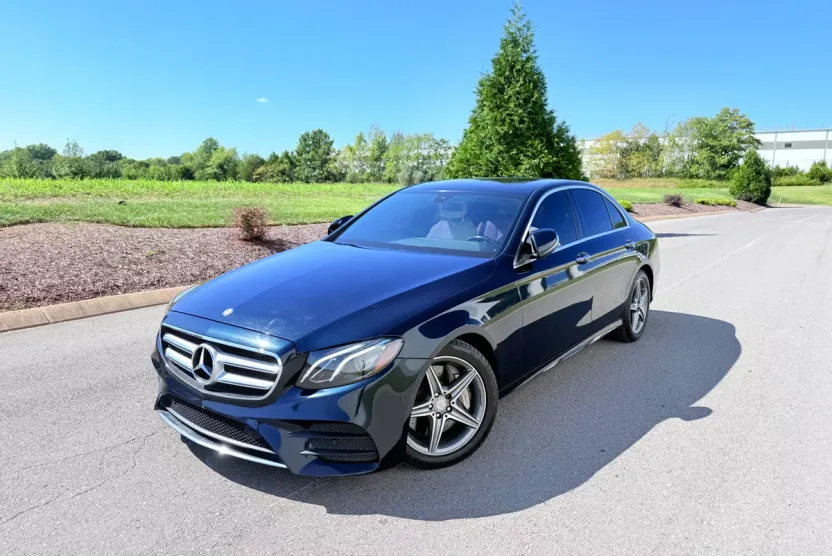 2017 Mercedes Benz E 300 photo 1