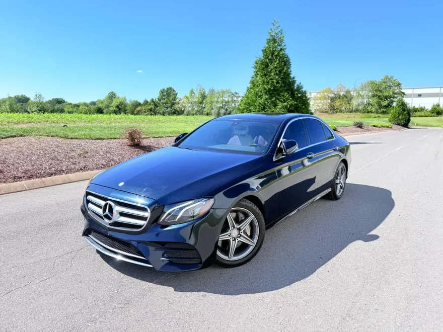 2017 Mercedes Benz E 300 photo 1