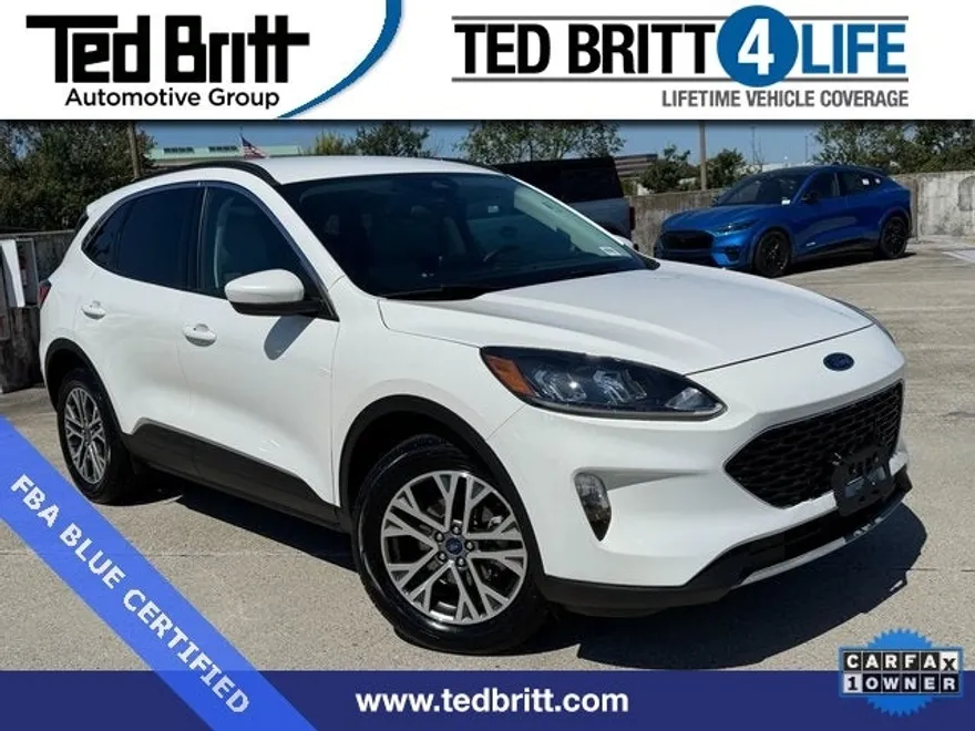 2022 Ford Escape SEL photo 1