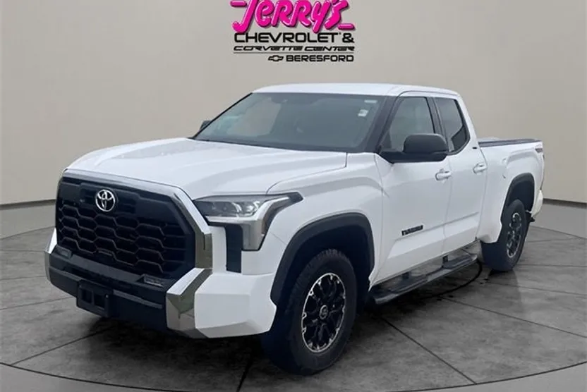 2023 Toyota Tundra SR5 photo 1