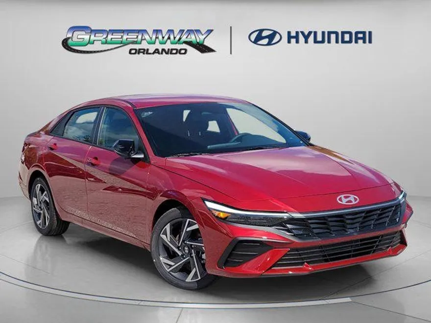 2025 Hyundai Elantra SEL Sport photo 1