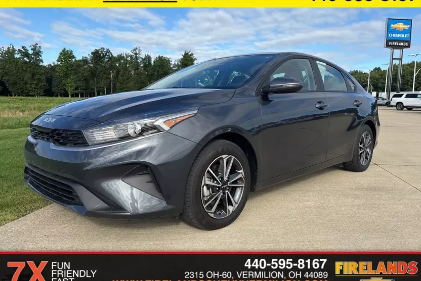 2024 Kia Forte LXS photo 1