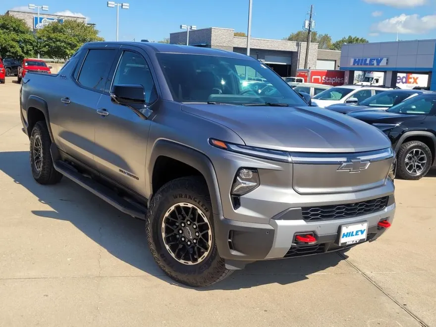 2026 Chevrolet Silverado EV Trail Boss photo 1