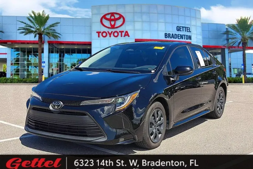 2024 Toyota Corolla LE photo 1