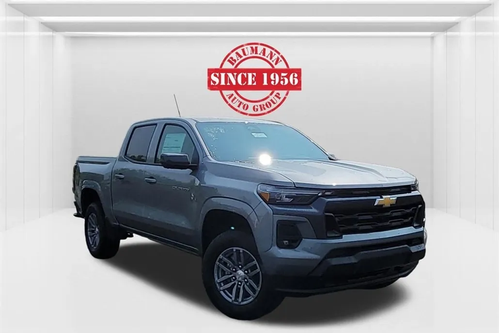 2025 Chevrolet Colorado Work Truck LT photo 1