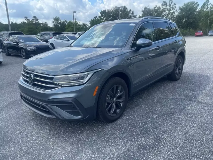 2024 Volkswagen Tiguan SE Wolfsburg Edition photo 1